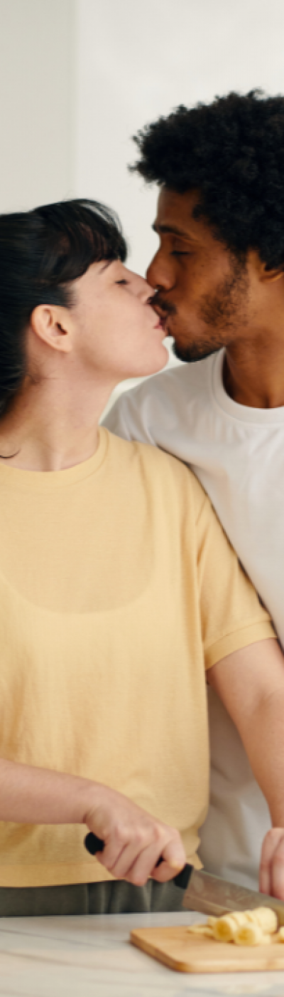 pareja besándose6